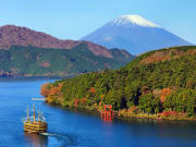 Kanagawa_Hakone_Lake_Ashi_shutterstock_233751958