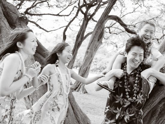 ハワイ　家族写真　人気のトップカメラマンが出張撮影！＜カイマナビーチ／マジックアイランド／カカアコ近辺＞