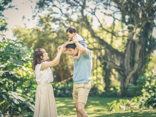 ハワイ　家族写真　人気のトップカメラマンが出張撮影！＜カイマナビーチ／マジックアイランド／カカアコ近辺＞