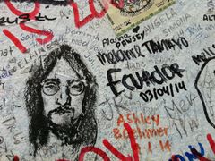 Europe_London_John Lenon_Street Art