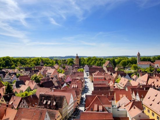 【プライベートツアー】ロマンチック街道とローテンブルク観光　通り抜けツアー ＜専用車貸切／日本語ドライバーガイド／ミュンヘン発フランクフルト着＞