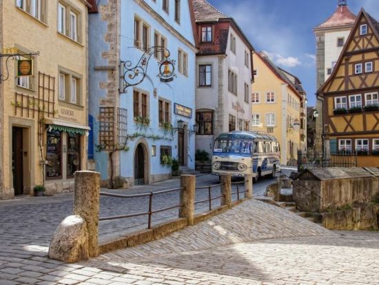 【プライベートツアー】ロマンチック街道とローテンブルク観光　通り抜けツアー ＜専用車貸切／日本語ドライバーガイド／ミュンヘン発フランクフルト着＞