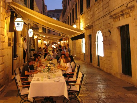 プロト（Proto）食事券＆事前予約サービス☆ミシュランガイド推薦の老舗レストラン＜ディナー／ドブロブニク旧市街＞