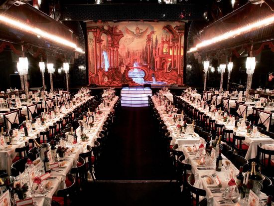 パラディ・ラタン（Paradis Latin）フレンチキャバレー鑑賞＆ディナー　ミシュラン3つ星シェフ監修メニュー ＜現地集合・解散＞*前日まで予約OK