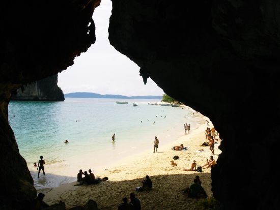 【クラビ発】スピードボートで行くアイランドホッピングツアー　ポダ島&チキン島&タップ島＋神秘的なプラナンビーチ＜ランチ＆送迎付／日本語or英語ガイド＞