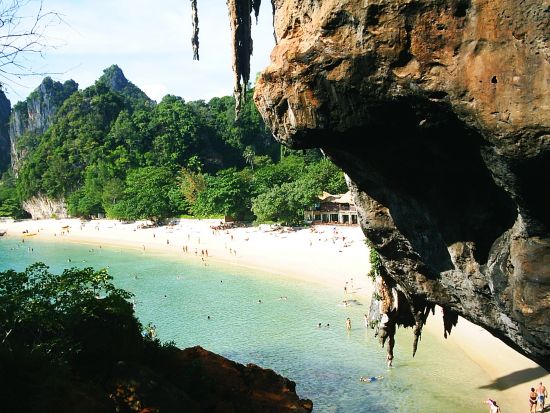 【クラビ発】スピードボートで行くアイランドホッピングツアー　ポダ島&チキン島&タップ島＋神秘的なプラナンビーチ＜ランチ＆送迎付／日本語or英語ガイド＞