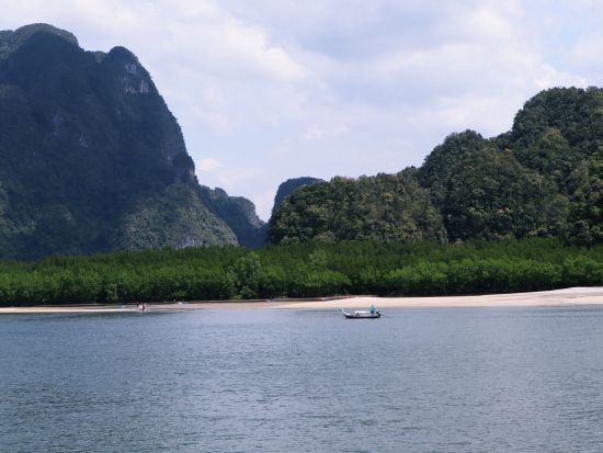 【クラビ発】アオターレンでシーカヤック探検ツアー！大自然に挑む冒険家気分♪＜ランチ＆送迎付き／半日or1日／日本語or英語ガイド＞
