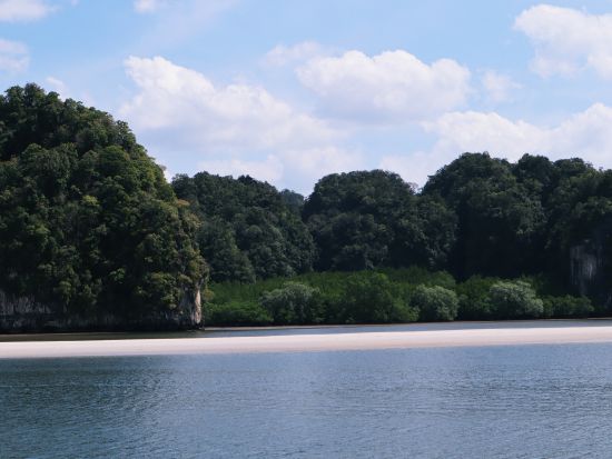 【クラビ発】アオターレンでシーカヤック探検ツアー！大自然に挑む冒険家気分♪＜ランチ＆送迎付き／半日or1日／日本語or英語ガイド＞