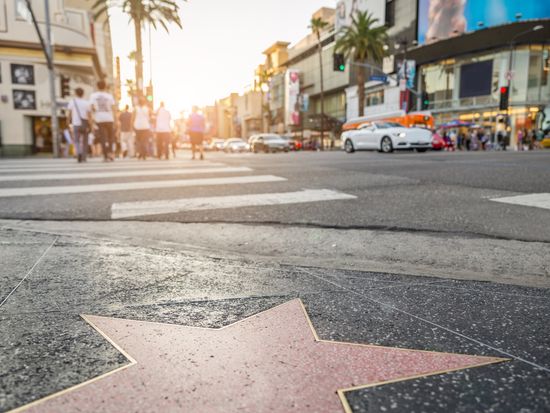 Hollywood_Boulevard_shutterstock_339446177
