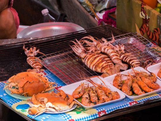 夜のアンパワー水上マーケット＋ホタル鑑賞ナイトクルーズ＜土・日／午後／ホテルお迎え／日本語ガイド＞