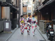 Japan_Kamakura_Kimono_shutterstock_783945604
