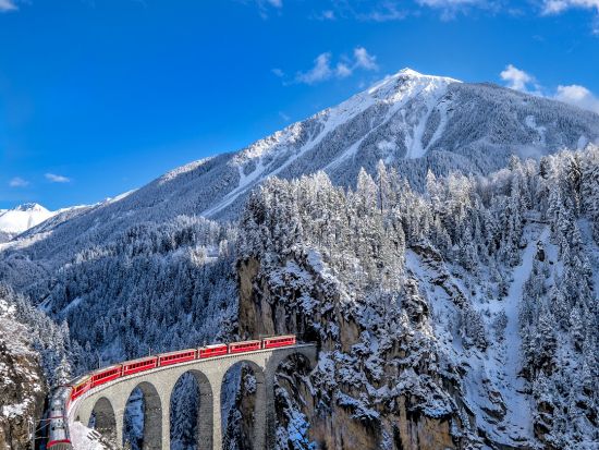 【周遊パッケージ】氷河特急「グレッシャー・エクスプレス」で行く　アルプス2泊3日の旅＜朝食付／ツェルマット発サン・モリッツ着＞