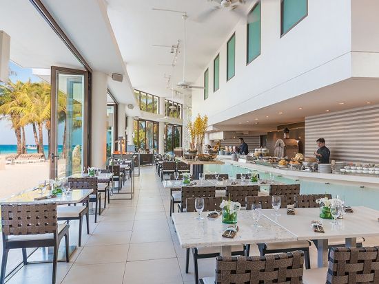 往復航空券付き！ボラカイ島日帰りツアー＜セブ島発／日本語ガイド／昼食付＞