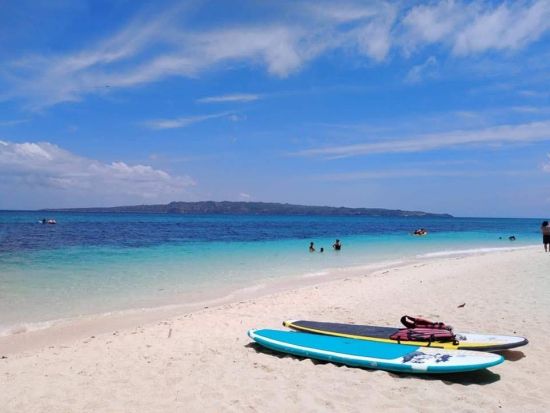 往復航空券付き！ボラカイ島日帰りツアー＜セブ島発／日本語ガイド／昼食付＞