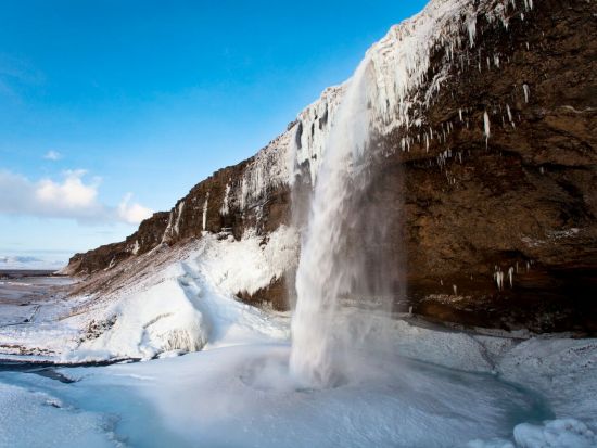 南アイスランドの大自然を満喫！火山と氷河が作り出す絶景 1泊2日ツアー＜英語／レイキャヴィーク発＞