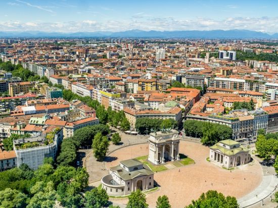 【空港送迎】ミラノ マルペンサ空港 ⇔ ミラノ市内ホテル ＜貸切＞ by Max Harvest