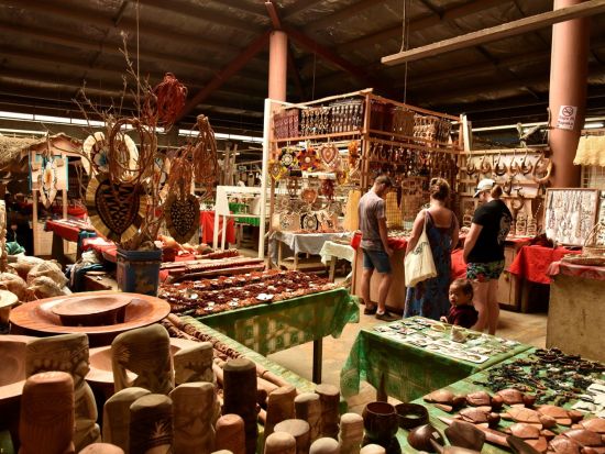 トンガ本島 歴史と文化体験ツアー＜現地ガイド英語可／ローカルフードのピクニックランチ付き＞