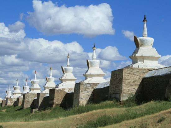 【2泊3日・5～10月限定】世界遺産オルホン渓谷とエルデネ・ゾー寺院を訪問！古都カラコラム＆ウギー湖での乗馬体験＜食事付き／日本語ガイド／ウランバートル発＞
