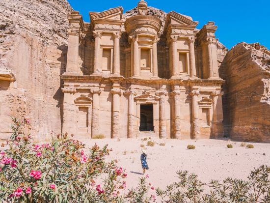 ヨルダンに行ったら必見の世界遺産を効率よく大満喫！ペトラ遺跡1日観光＜貸切／英語／アンマン発着／昼食オプションあり＞