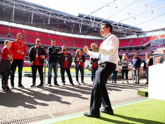 ウェンブリー・スタジアム見学ツアー＜英語ガイド＞