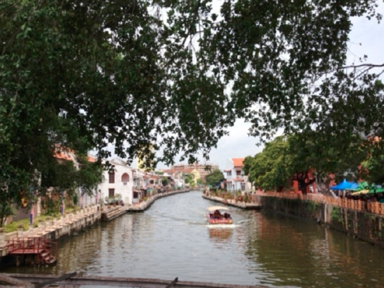 午後発！世界遺産マラッカ日帰り観光ツアー　オランダ広場＆セントポール教会＆水上モスク　ニョニャ料理ディナー付き ＜日本語ガイド／午後発＞