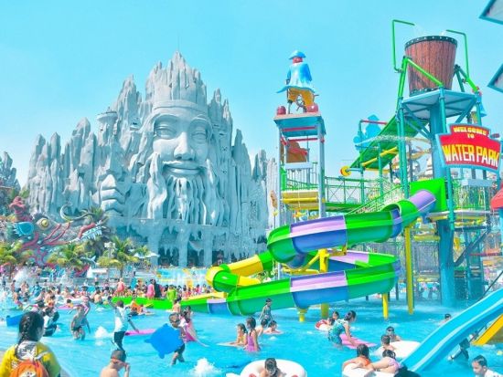 スイティエン公園とブーロン寺 半日観光ツアー＜昼食付／日本語ガイド＞