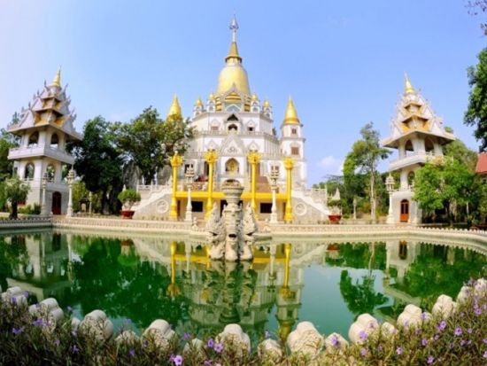 スイティエン公園とブーロン寺 半日観光ツアー＜昼食付／日本語ガイド＞