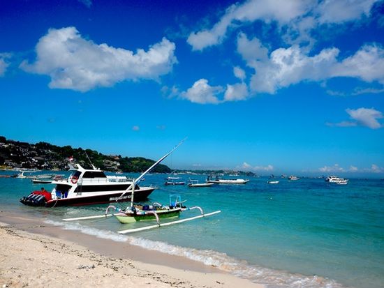 44.レンボンガン島の海