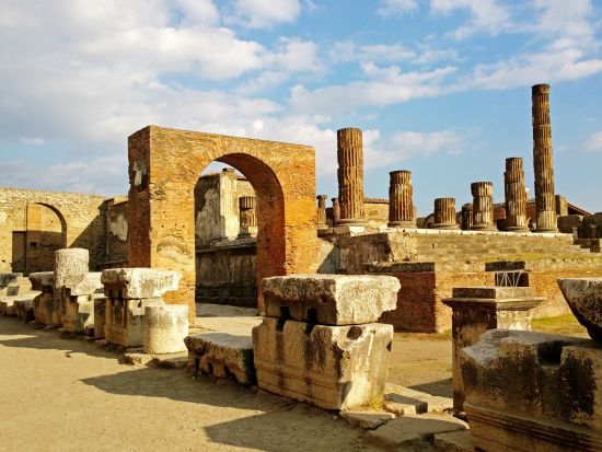 ポンペイ1日観光ツアー　古代ローマの息吹を感じる旅＜昼食付／日本語または英語／ローマ発＞by Green Line