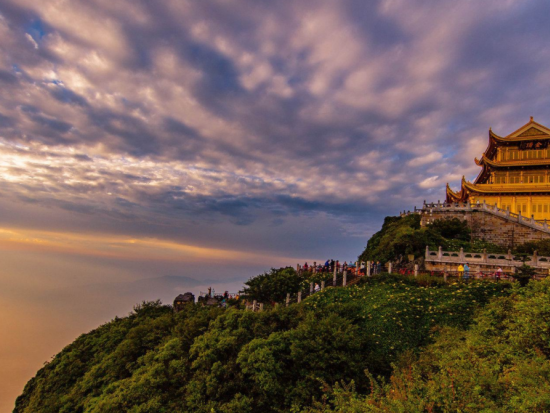 【貸切チャーター】世界遺産成都楽山大仏・峨眉山1泊2日観光ツアー★4つ星ホテル滞在で快適！＜日本語ガイド／成都発＞