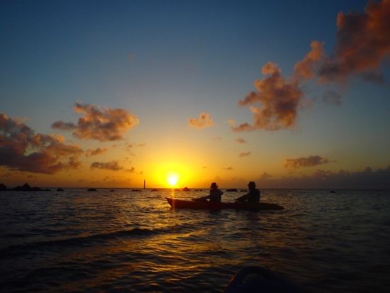 【当日・直前予約OK！】ダブルでお得！ロマンチックサンセット＆マングローブカヤック☆【ガイド撮影データ無料＆スマホケースの無料貸出も！】＜本島中部・嘉手納町＞