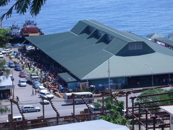 ガダルカナル島　ホニアラ市内　半日観光ツアー＜英語ガイド＞