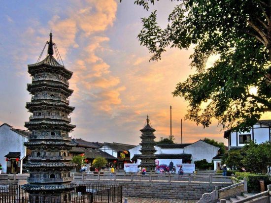 南翔小籠包の発祥地へ！南翔古鎮 日帰りツアー＜日本語ガイド／専用車／小籠包の昼食付＞