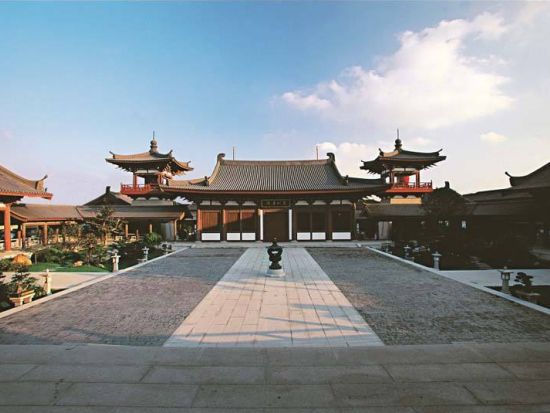 南翔小籠包の発祥地へ！南翔古鎮 日帰りツアー＜日本語ガイド／専用車／小籠包の昼食付＞