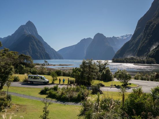 世界遺産フィヨルドランド国立公園 ミルフォード・サウンド クルーズ＆国立公園散策ツアー＜1日／英語ガイド／テ・アナウ発着＞