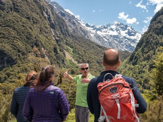 世界遺産フィヨルドランド国立公園 ミルフォード・サウンド クルーズ＆国立公園散策ツアー＜1日／英語ガイド／テ・アナウ発着＞