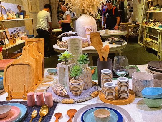 最旬スポット巡り！ダナン＆ホイアン女子旅ツアー　ダナン大聖堂+ドラゴン橋+アオザイ＋ホイアン散策＜半日・1日／日本語ガイド／昼食・夕食付き／ダナン・ホイアン発＞