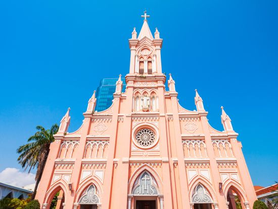 話題のフォトジェニックスポットを訪問！新名所「バーナーヒルズ」＋レディブッダ＋インターコンチネンタル「シトロン」でのランチ＜ダナン＆ホイアン発／日本語ガイド＞