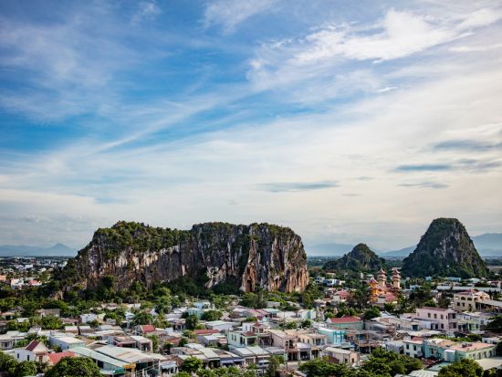 ダナン半日観光ツアー　五行山+ピンクの教会+ハン市場+チャム博物館　人気レストランの昼食付きプランあり＜午前／日本語ガイド／ダナン・ホイアン発＞