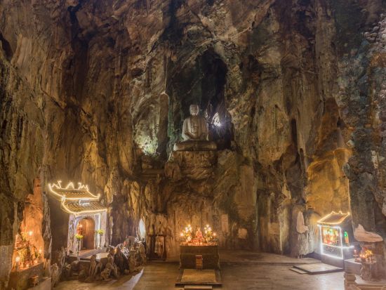 ダナン半日観光ツアー　五行山+ピンクの教会+ハン市場+チャム博物館　人気レストランの昼食付きプランあり＜午前／日本語ガイド／ダナン・ホイアン発＞