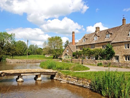 アッパロウワー