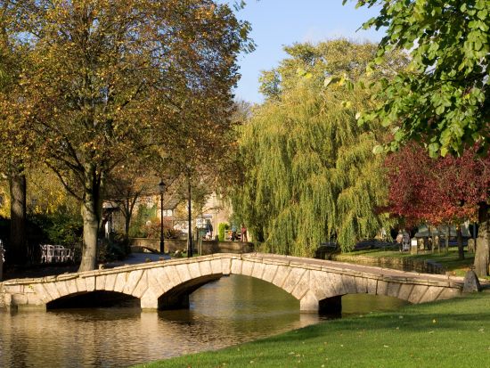 北コッツウォルズ日帰りツアー ブロードウェイ・ボートン・ストウ他＜貸切／1～12名／10時間／英語ドライバー＞ By スタイルゲート