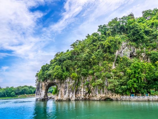 桂林市内1日観光！人気スポット巡り＆グルメツアー＜貸切りチャーター／日本語ガイド＞