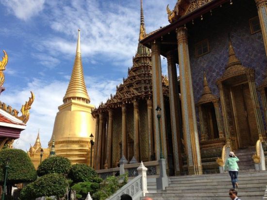 バンコク 1泊2日ツアー アユタヤ遺跡＋市内名所観光＜航空券＆ホテル宿泊＆食事付／ホーチミン発＞