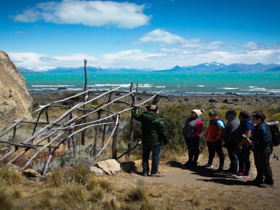 アルゼンチンの先住民族を学ぶ！4x4で行くアルヘンティーノ湖沿岸 半日ツアー＜混載／午前or午後／夕食／英語ドライバーガイド／エル・カラファテ発＞
