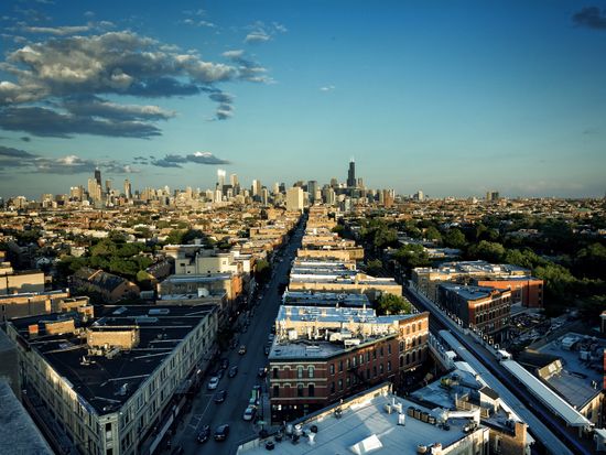 USA_Chicago_Skyline from Northwest View