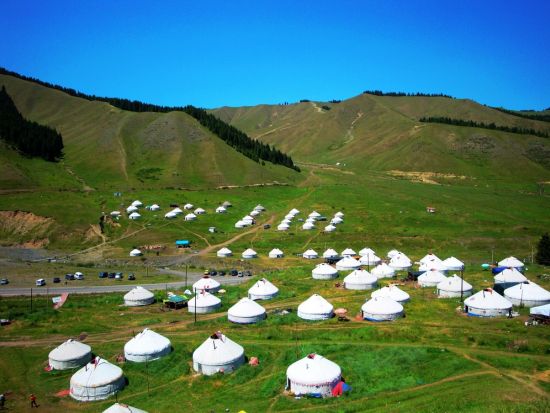 遊牧生活を訪ねる！南山牧場＋ウルムチ市内 1日ツアー＜専用車＋日本語ガイド／昼食付／ウルムチ発＞