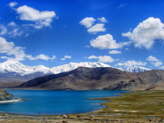 パミール高原の真珠カラクリ湖 1日ツアー＜専用車＋日本語ガイド／昼食付／カシュガル発＞