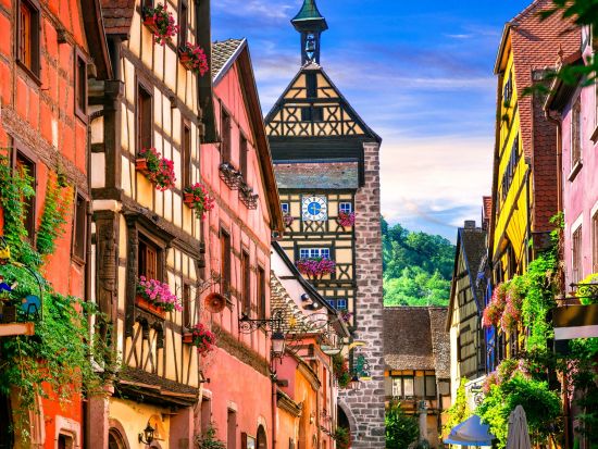 アルザス地方 日帰り観光ツアー　エギスハイム＆リクヴィール＆ワイナリー訪問＆オー・クニクスブール城 ＜試飲付き／英語ドライバーガイド／コルマール発＞