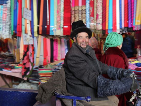 最果ての地カシュガル！寺院＋ユスフ・ハズ・ジャジェブ墓＋旧市街 1日ツアー＜専用車＋日本語ガイド／昼食付／カシュガル発＞